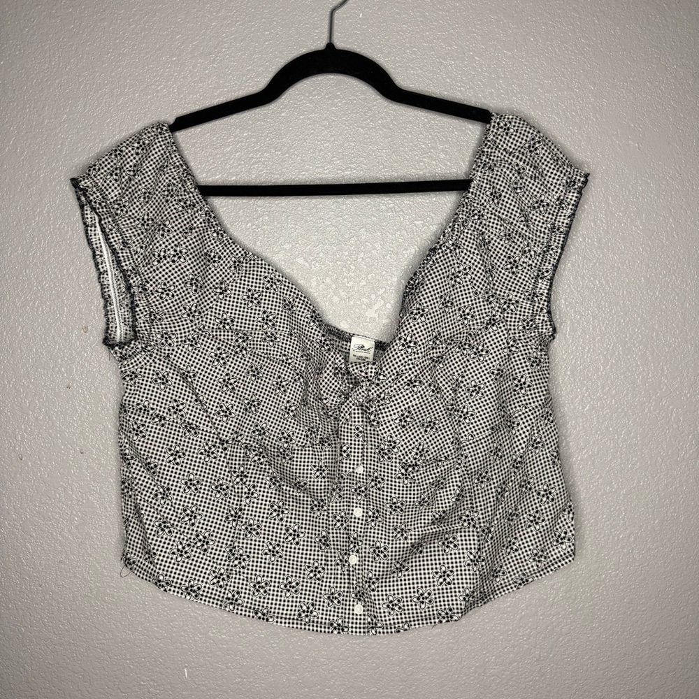 PINK Victoria's Secret Black and White Floral Gingham Crop Top
